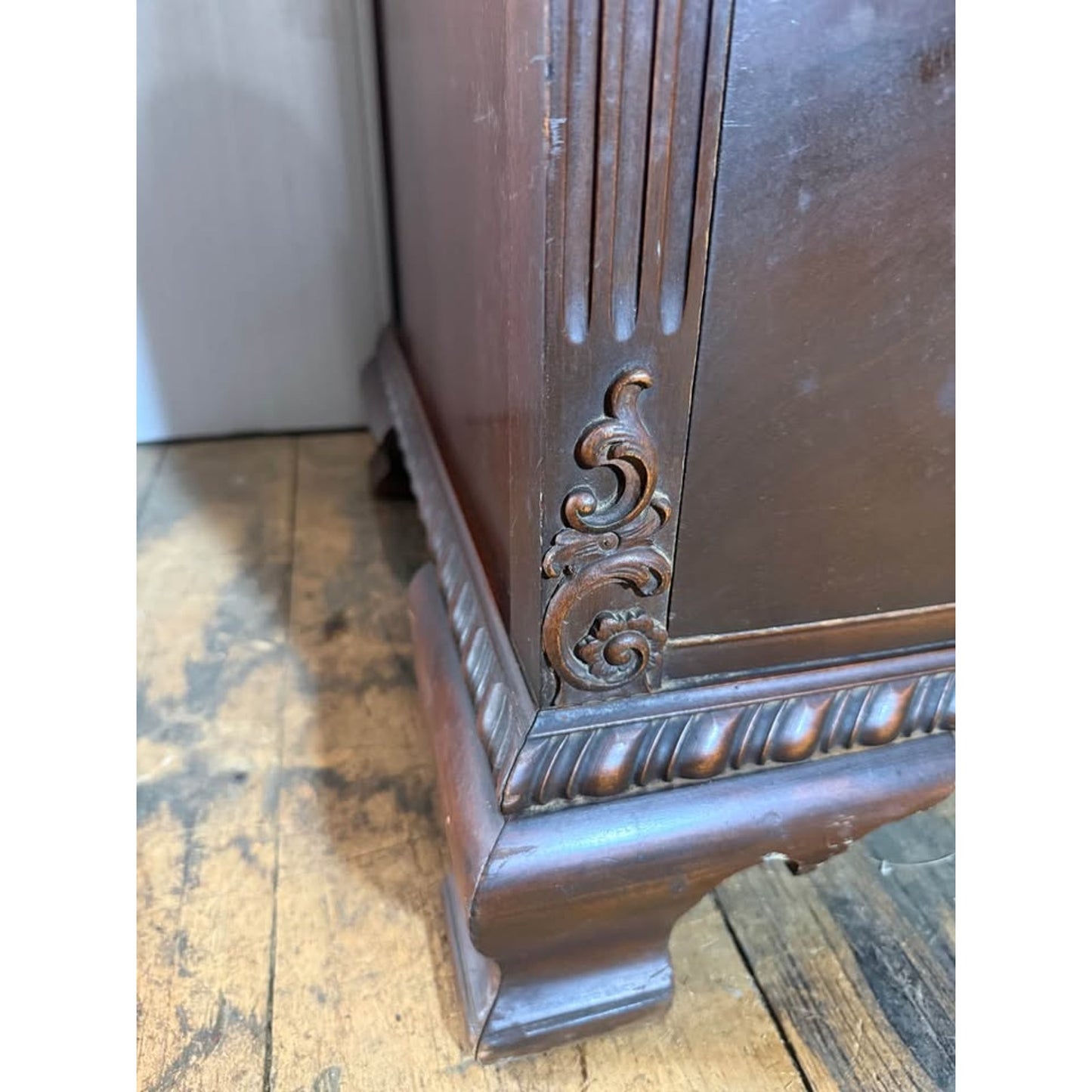 Antique mahogany 6 drawer solid wood dresser with ornate carvings