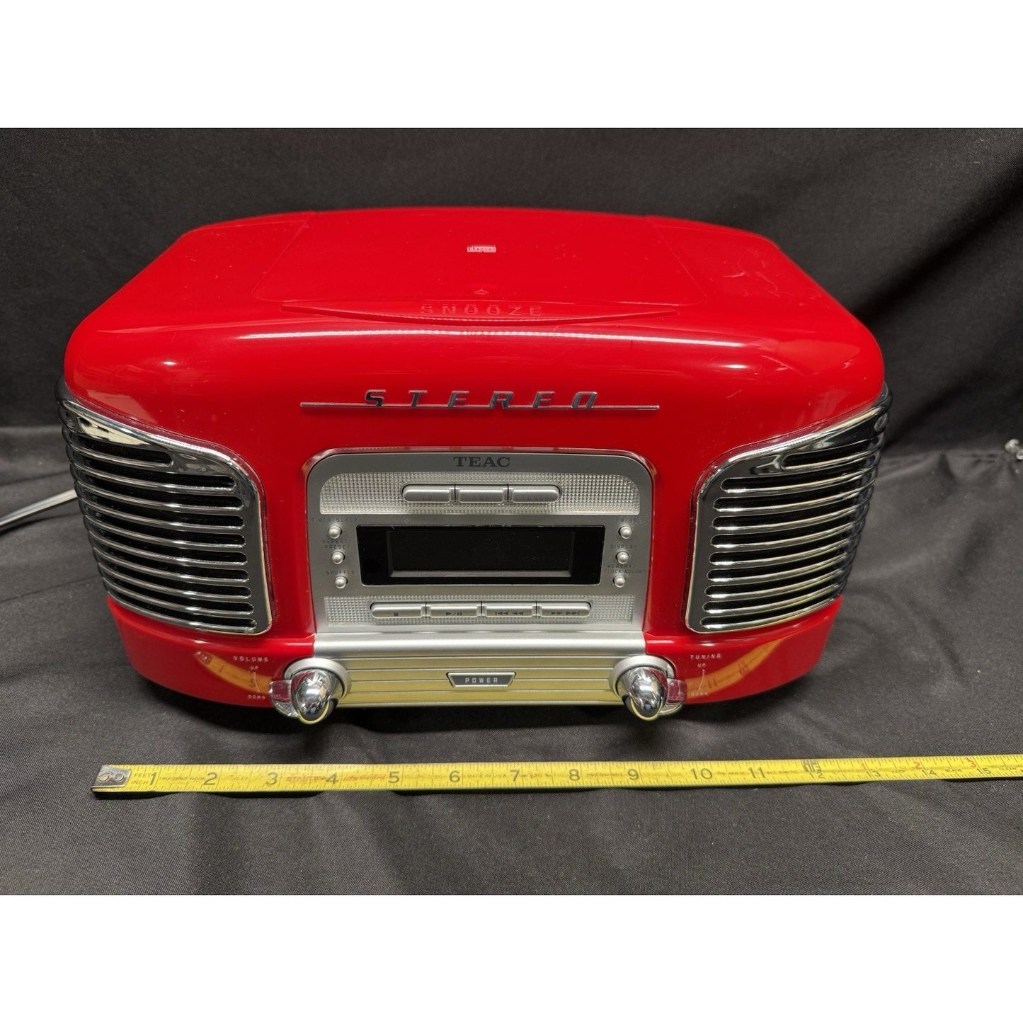 Vintage red Teac AM FM radio CD player alarm clock retro style tested works