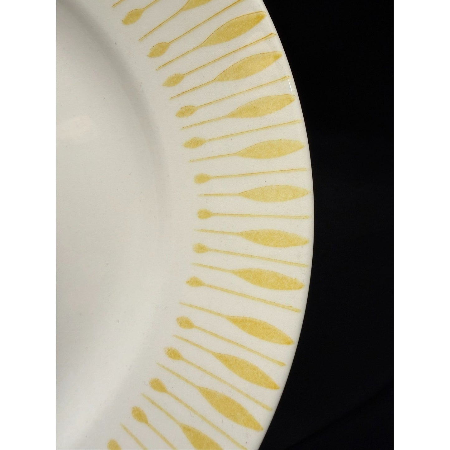 Knowles Fjord by Kalla 10” round Dinner Plates yellow starburst pattern MCM