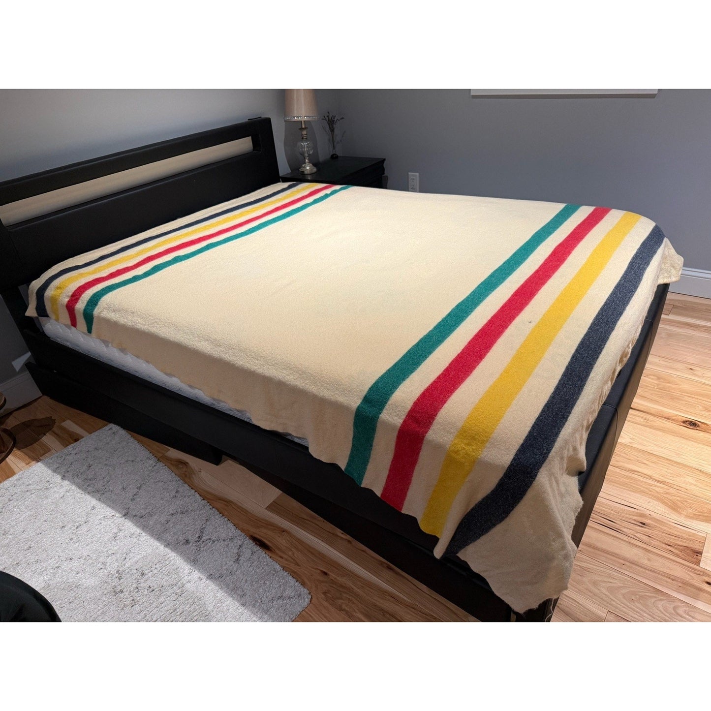 Early's Of Witney 100 percent wool blanket queen/full 86” x 76” vintage stripes