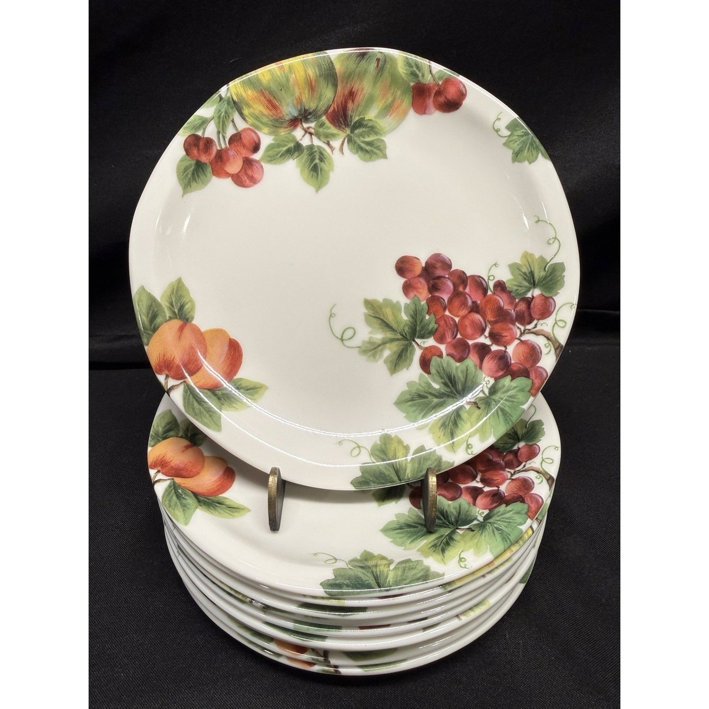Set Of 10 Royal Doulton Vintage Grape Bread Plates 6.5 Inch Round White Fruit
