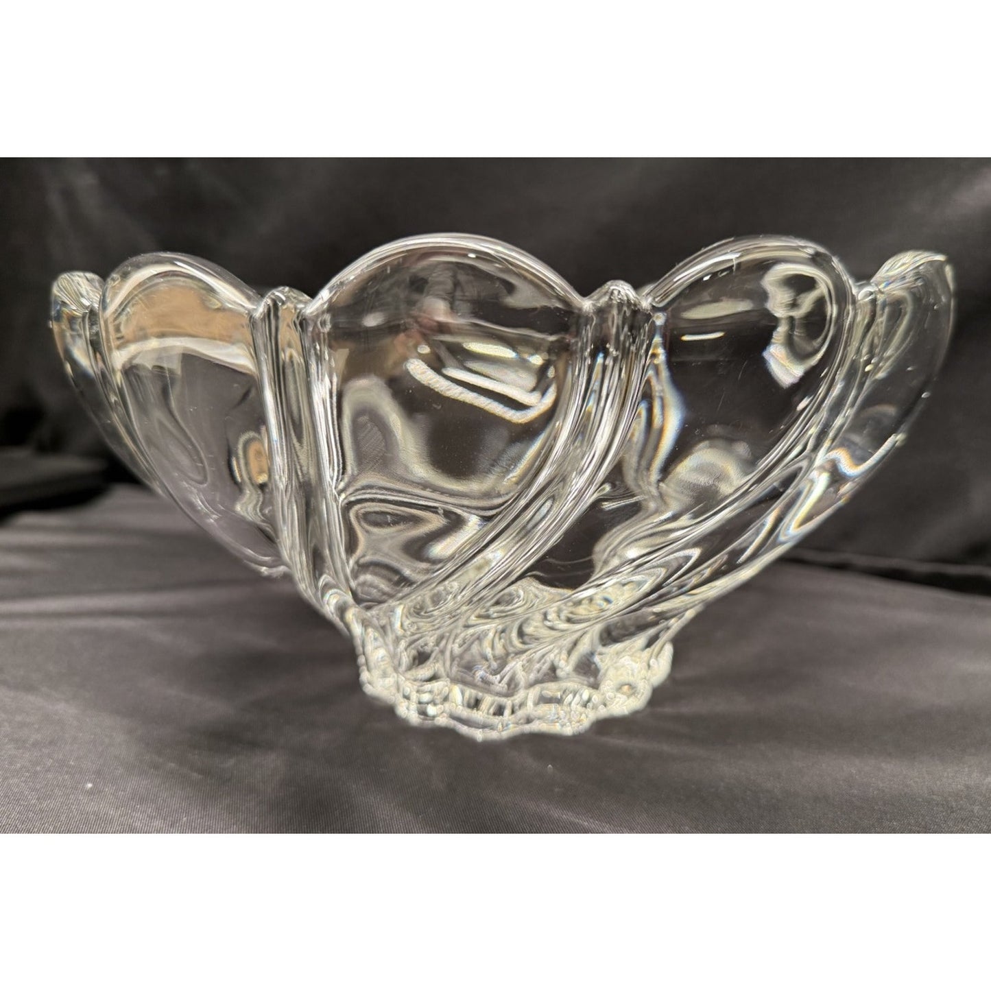 Mikasa Crystal clear serving centerpiece bowl peppermint swirl 10” x 5.25” tall