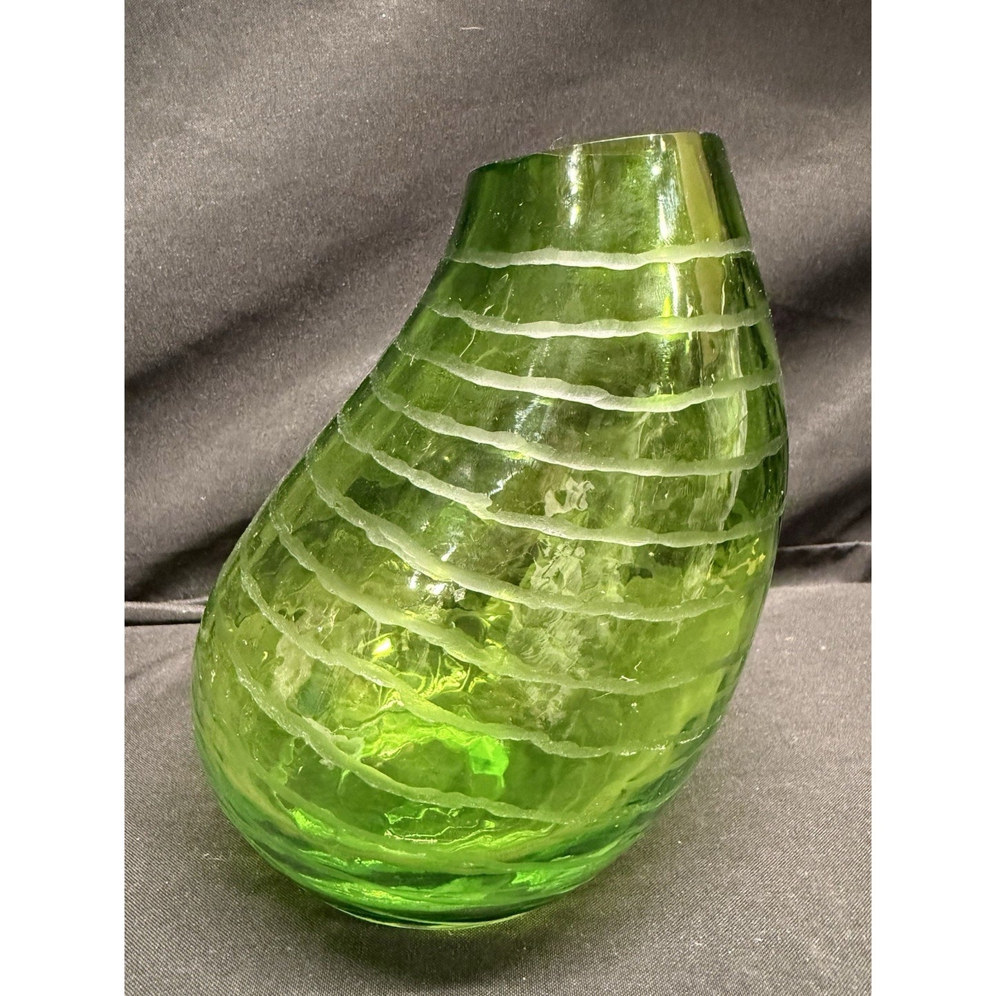 Rare Vintage Art Glass Mid Century Green Striped Etched Glass Teardrop Vase 7”