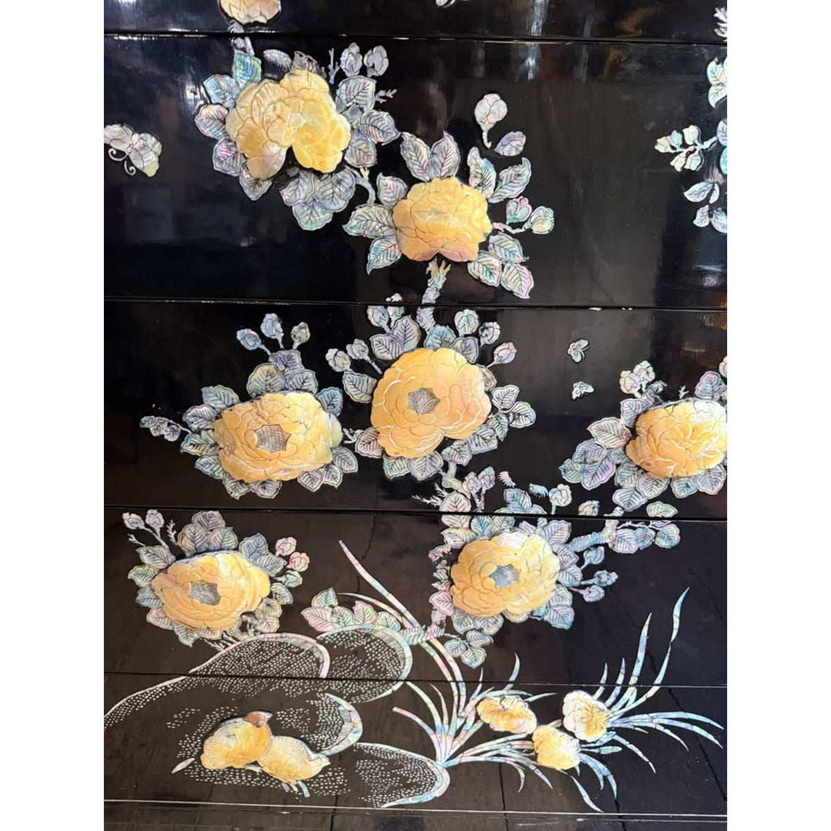Vintage Chinese Black Lacquer dresser/cabinet/wardrobe Peacock mother of pearl abalone