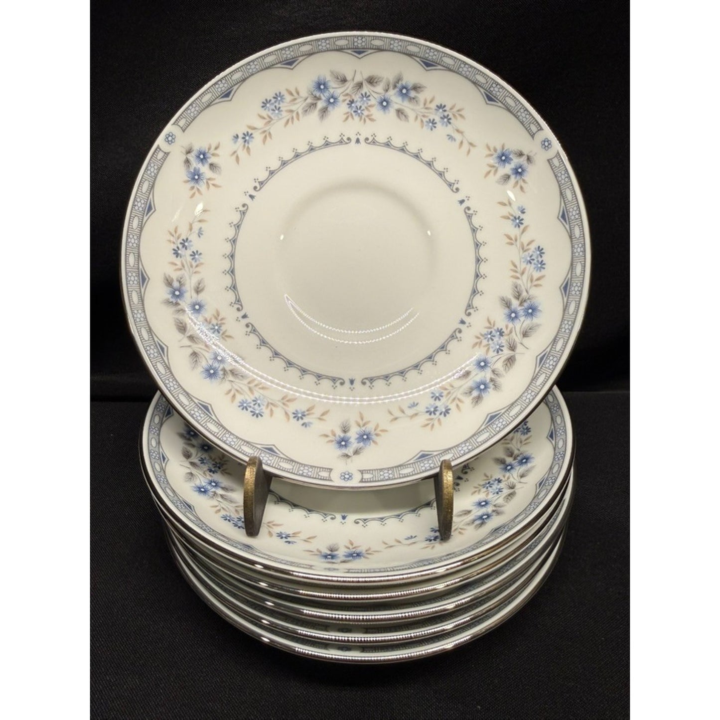 Set of 6 Wedgwood Gardenia Bone China tea cups & Saucers #R4628 Made In England