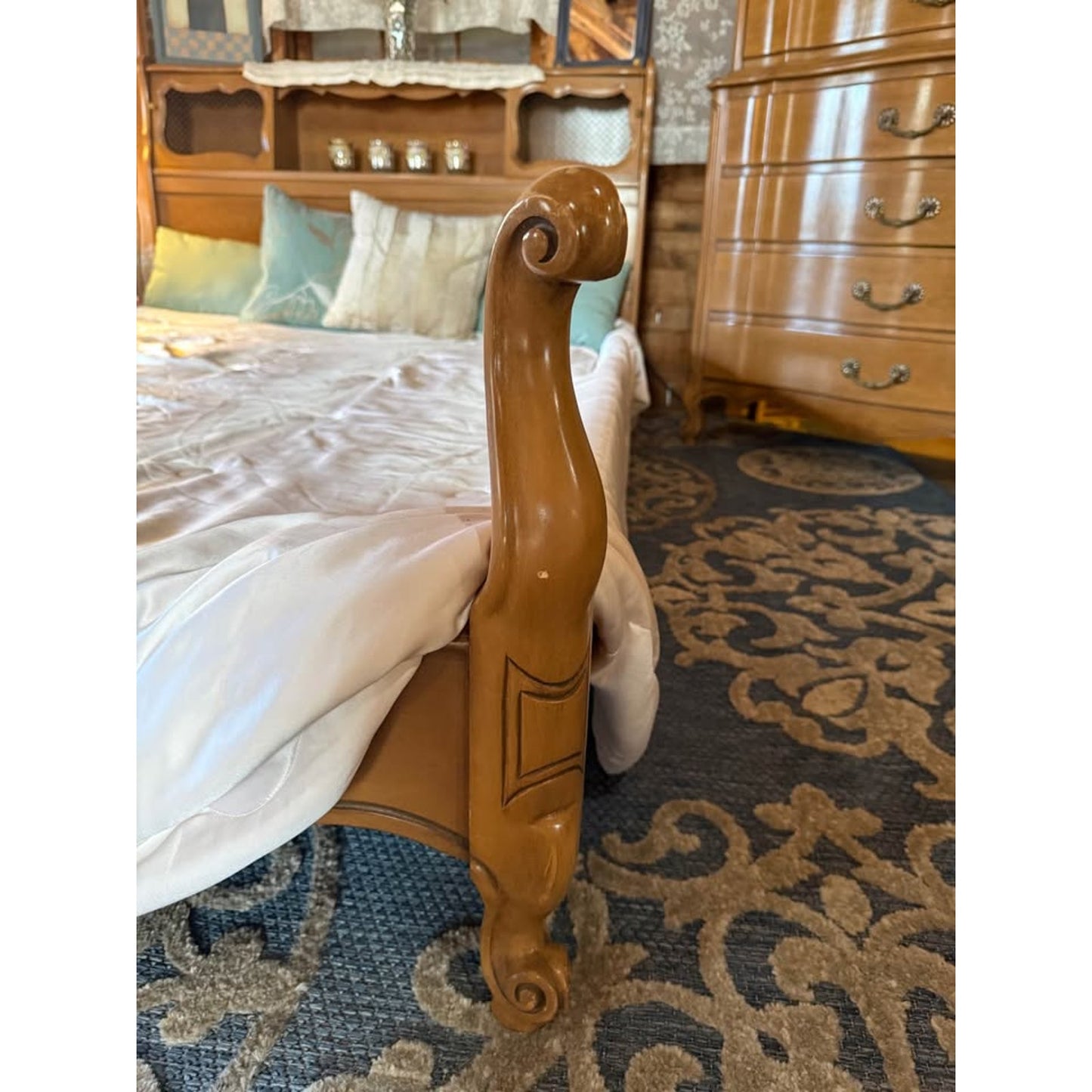 French provincial bedroom, sold together or by the piece. See description for pricing