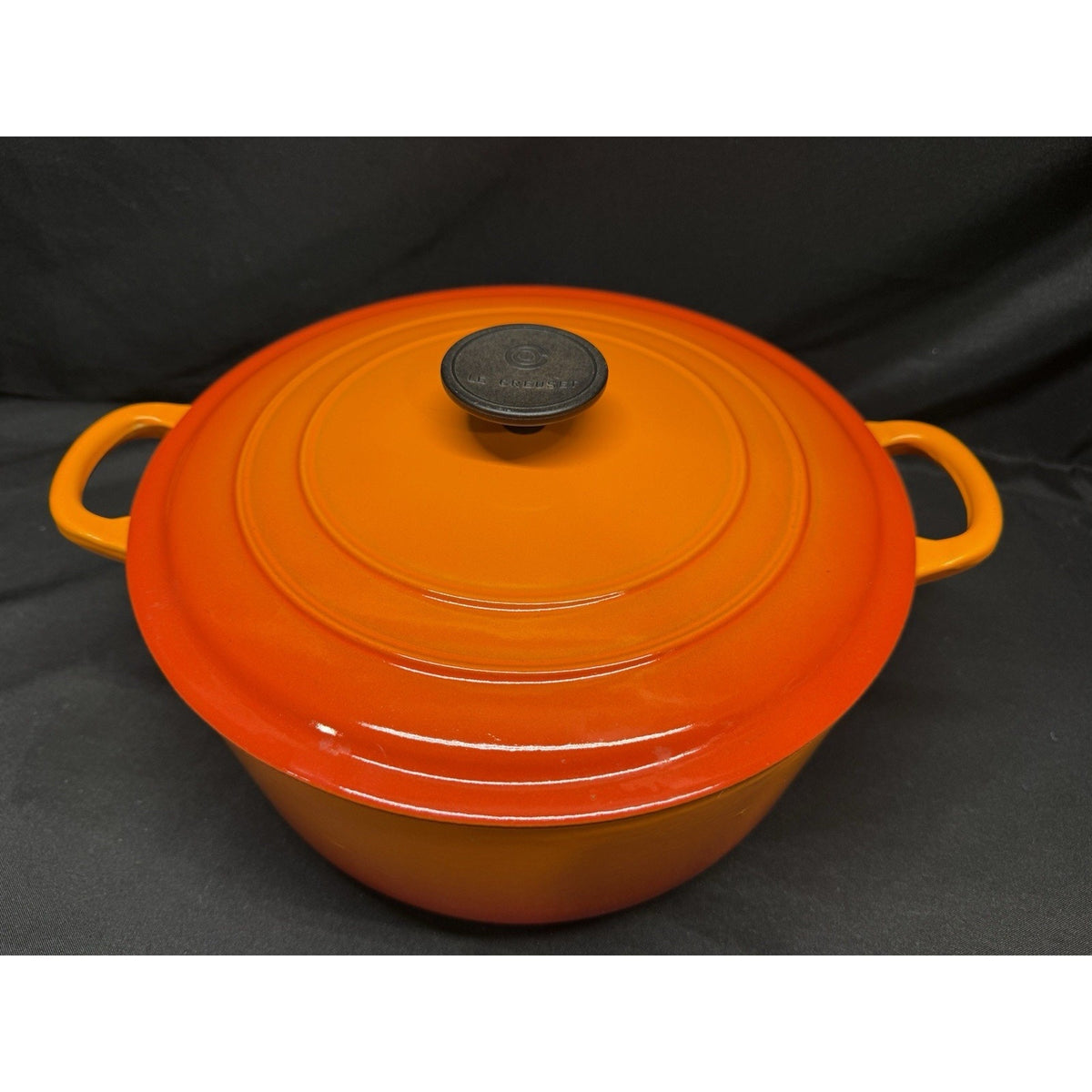 Le Creuset Vintage Enameled Cast Iron Dutch Oven Flame Orange 7.25 Quart 10.25”