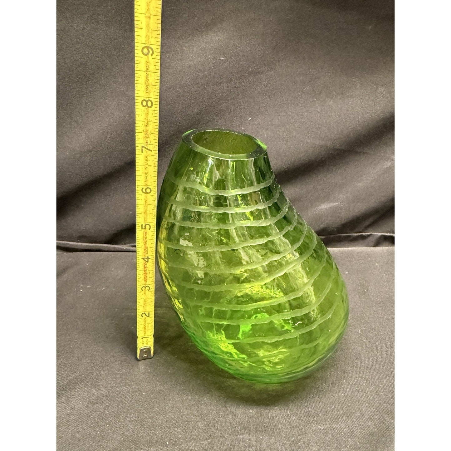 Rare Vintage Art Glass Mid Century Green Striped Etched Glass Teardrop Vase 7”