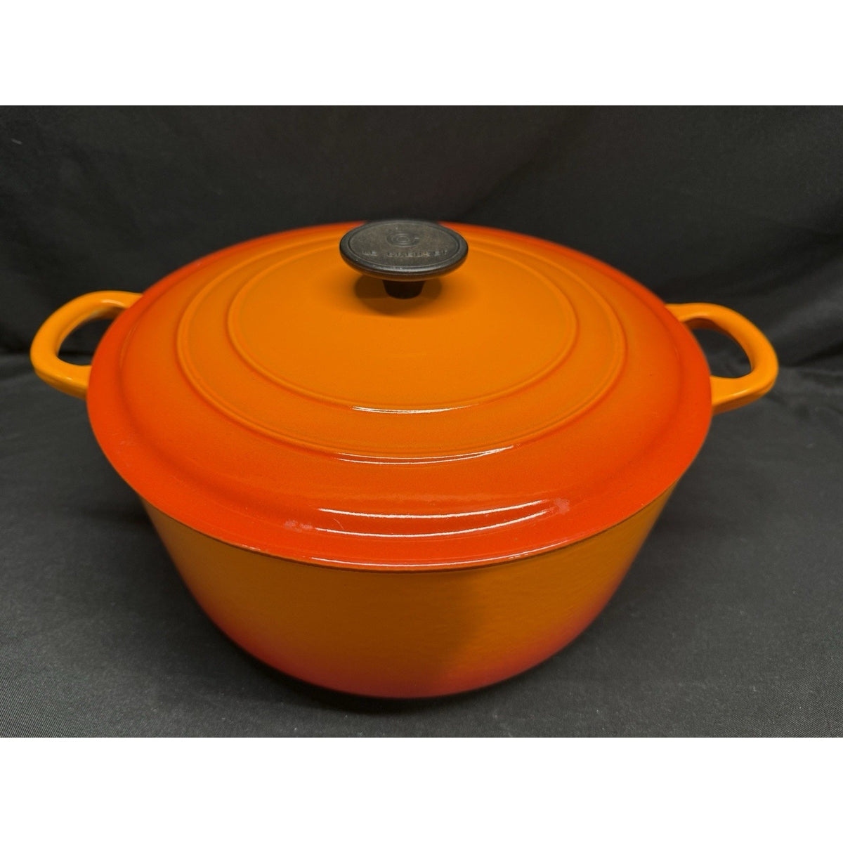 Le Creuset Vintage Enameled Cast Iron Dutch Oven Flame Orange 7.25 Quart 10.25”