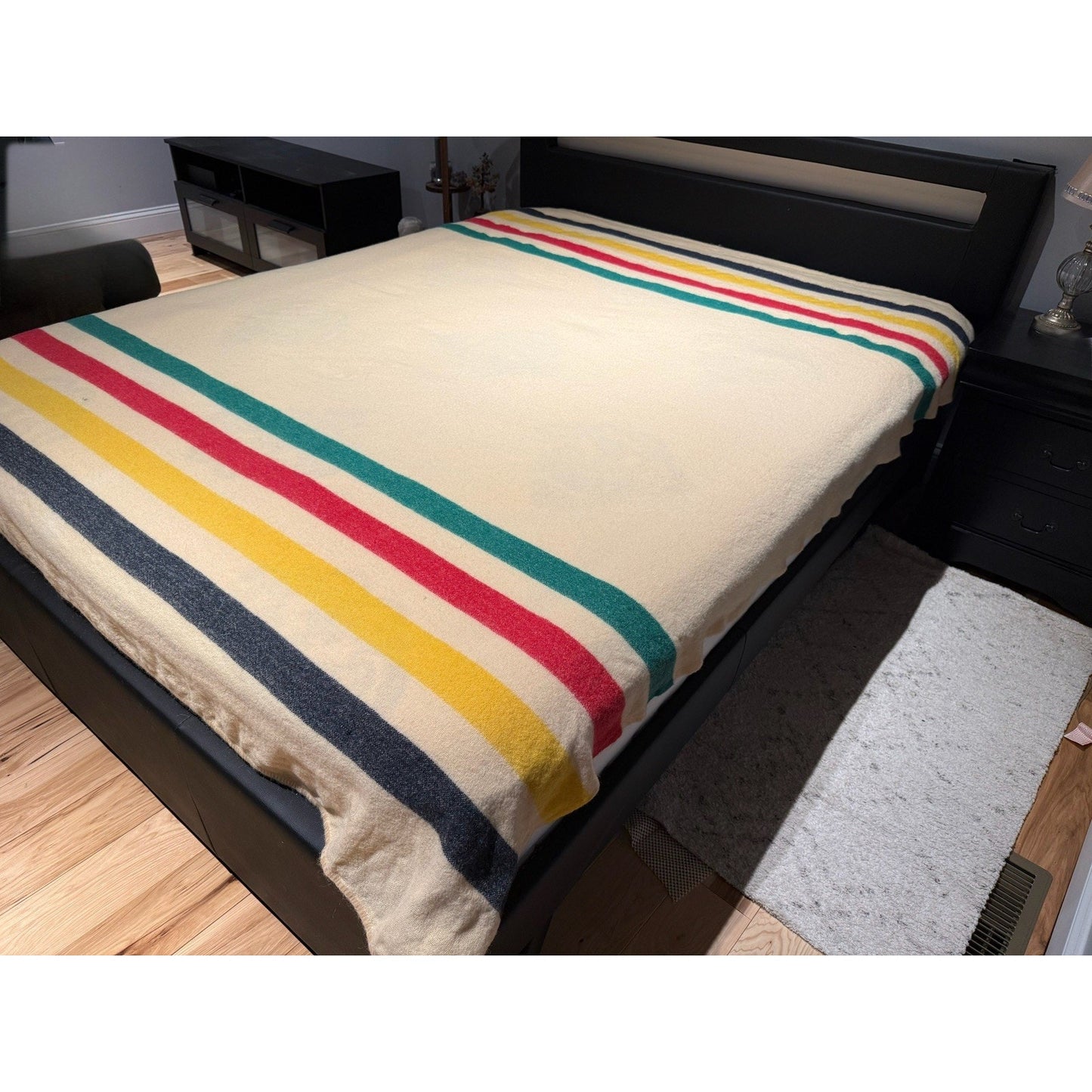 Early's Of Witney 100 percent wool blanket queen/full 86” x 76” vintage stripes