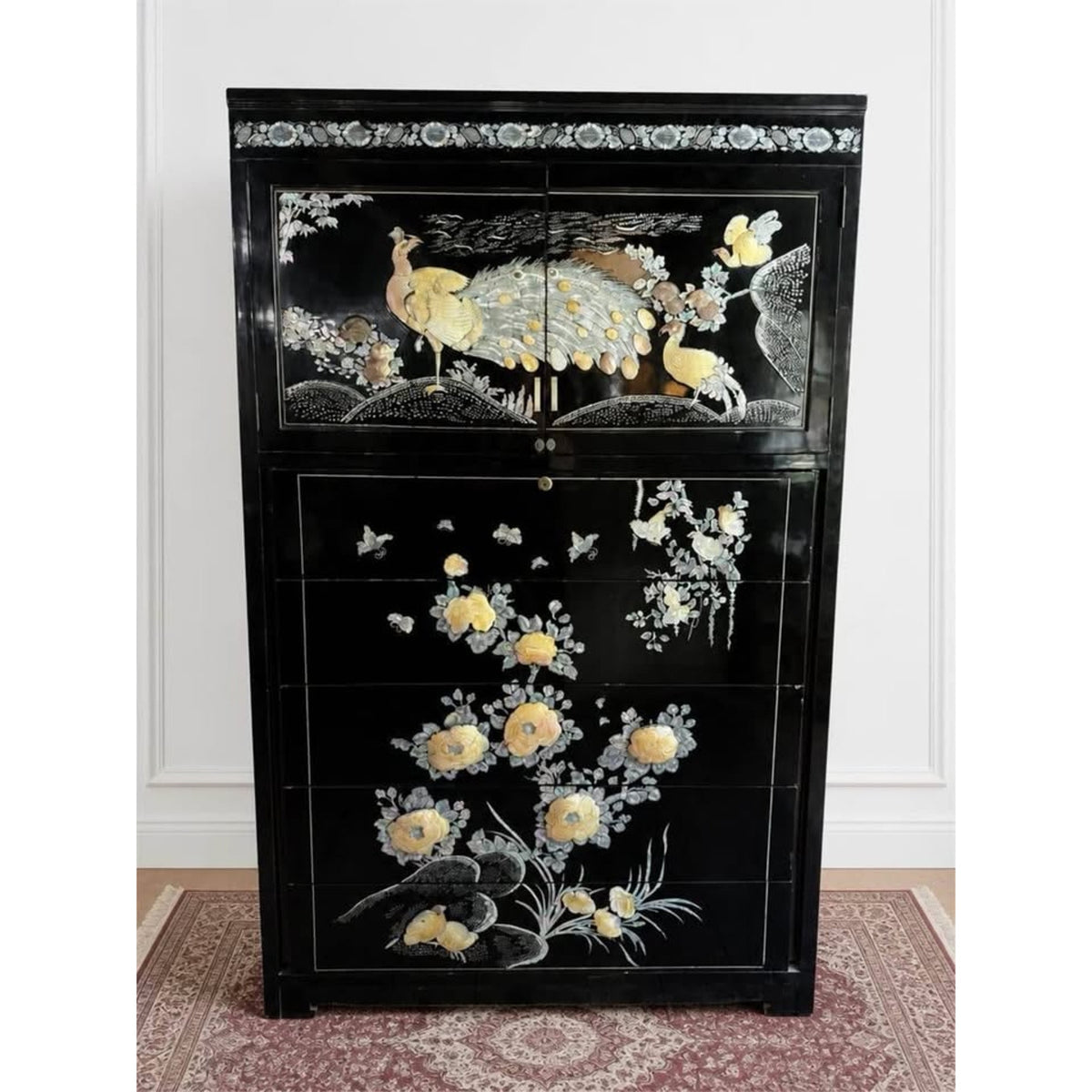 Vintage Chinese Black Lacquer dresser/cabinet/wardrobe Peacock mother of pearl abalone