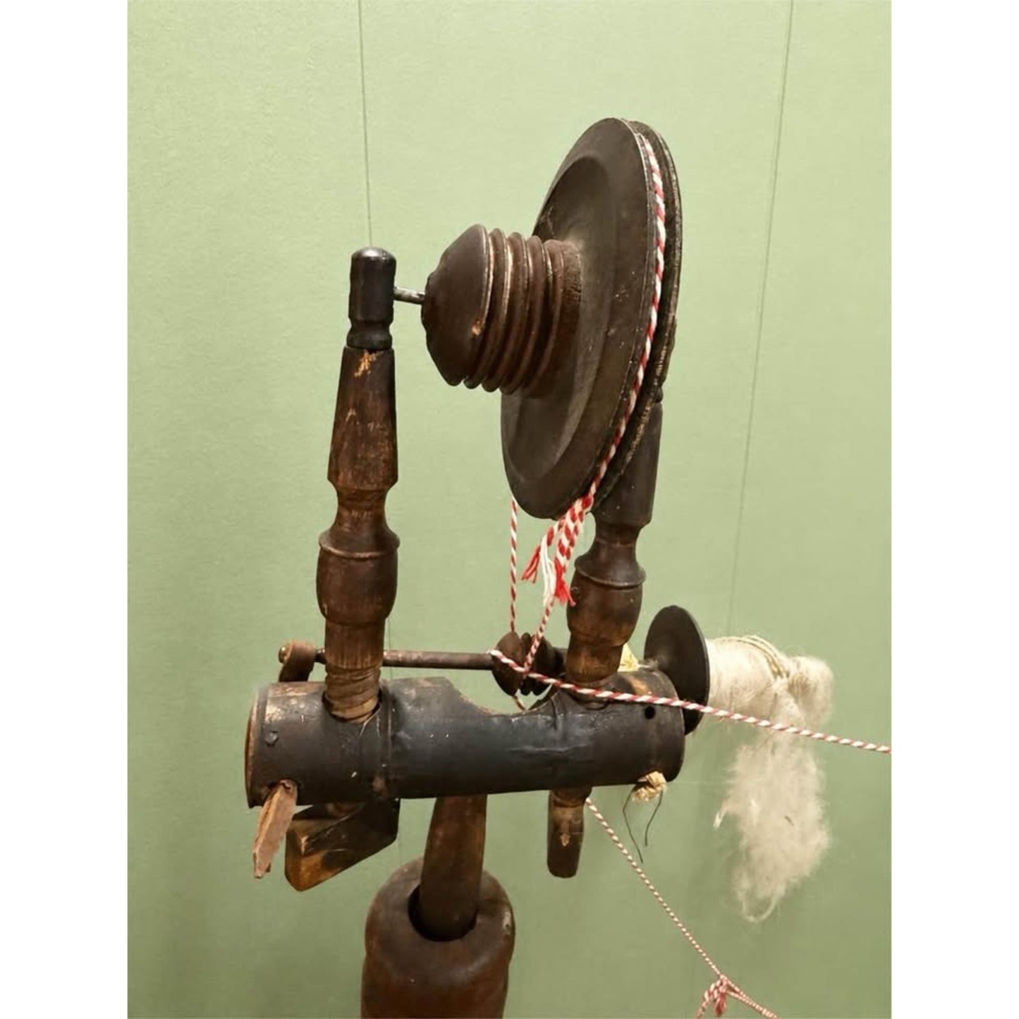 Antique late 1800’s primitive spinning wheel/great wheel