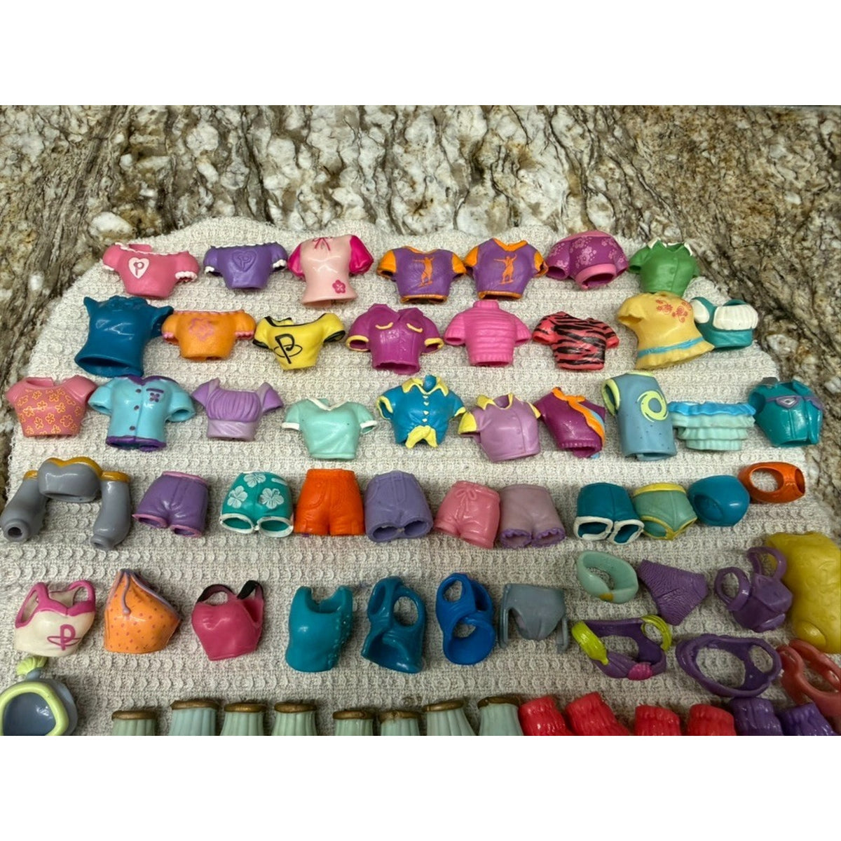 350 + Pc Vintage Polly Pocket Lot Clothing Hats Purses Shoes Accessories 2000's