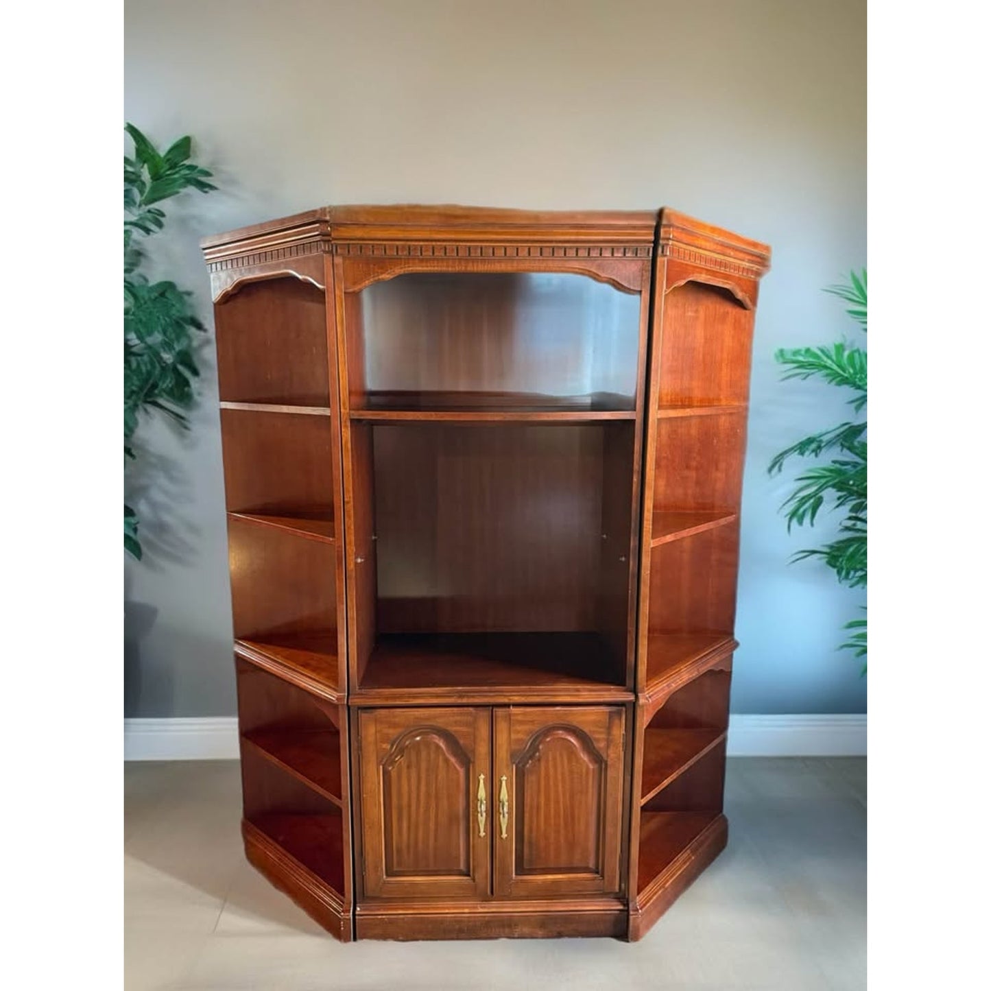 Beautiful 3 piece wood entertainment center/display shelves