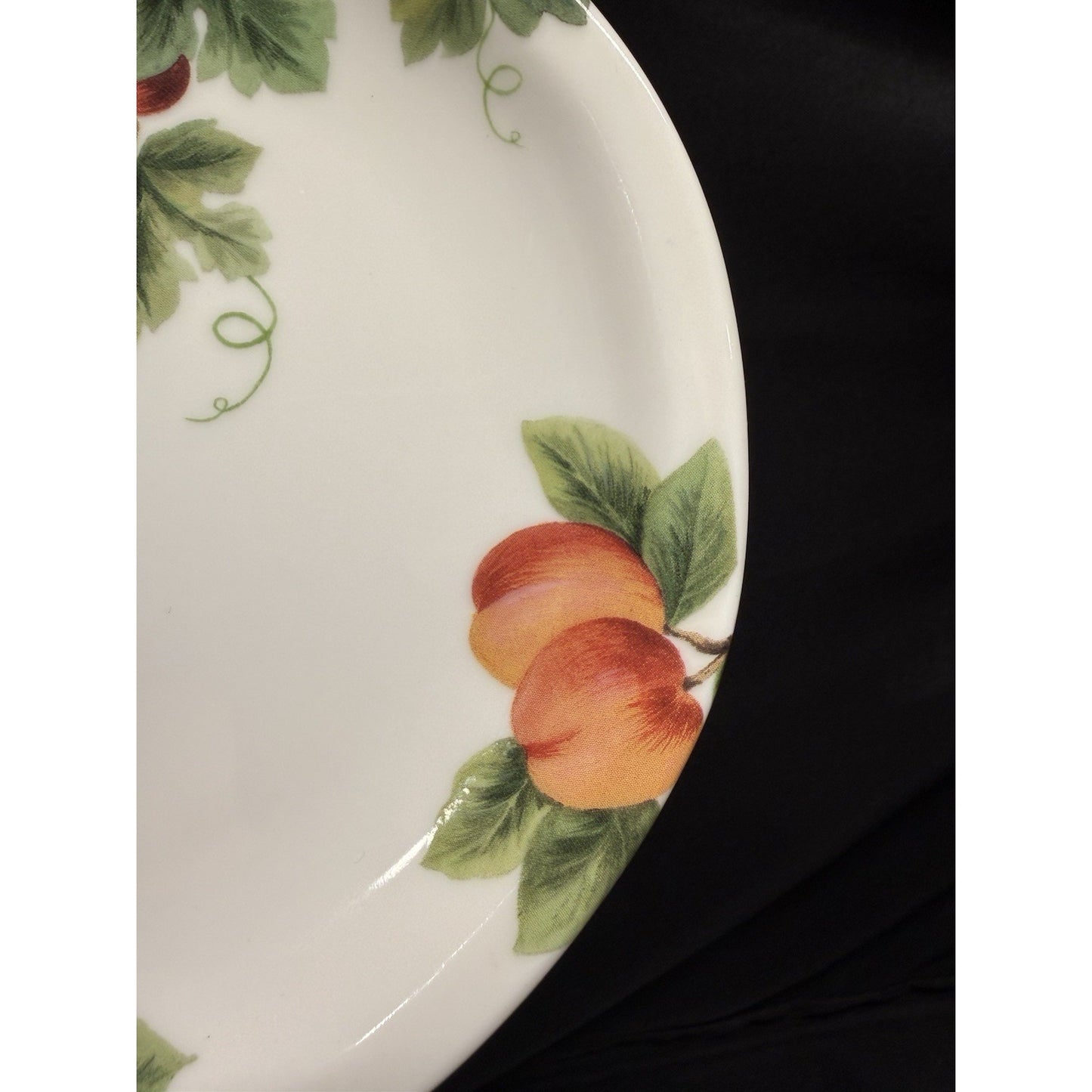 Set Of 10 Royal Doulton Vintage Grape Bread Plates 6.5 Inch Round White Fruit