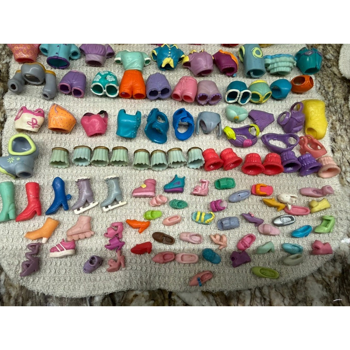 350 + Pc Vintage Polly Pocket Lot Clothing Hats Purses Shoes Accessories 2000's