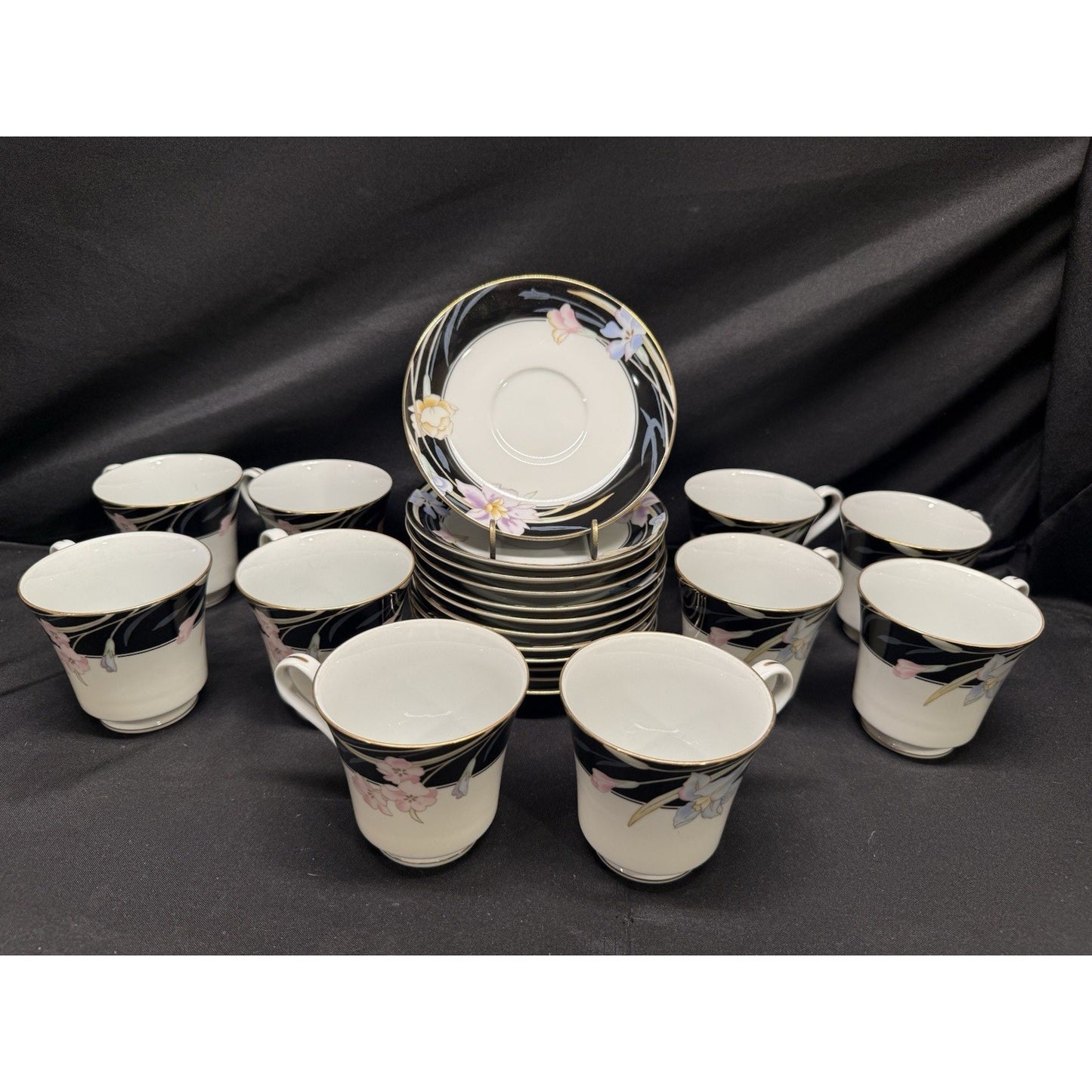 Mikasa Charisma Black Fine China Set Of 12 Saucers 10 Tea Cups Floral Vintage