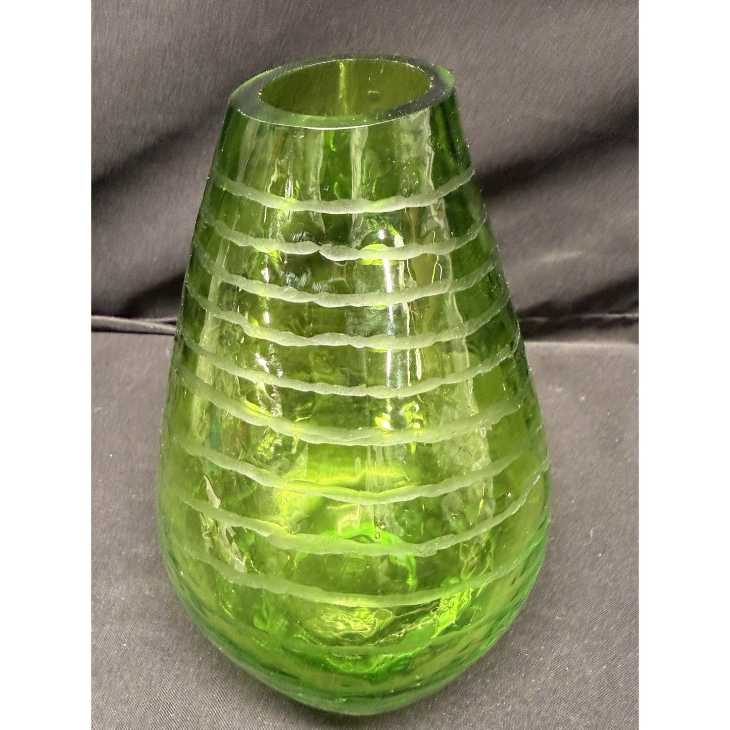 Rare Vintage Art Glass Mid Century Green Striped Etched Glass Teardrop Vase 7”
