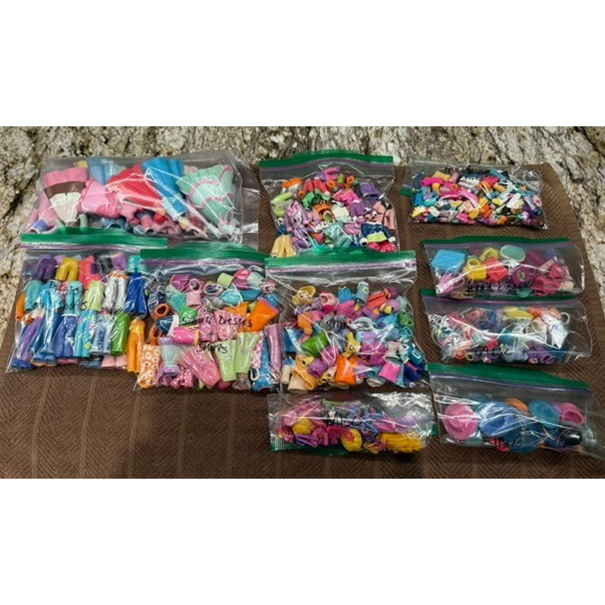 350 + Pc Vintage Polly Pocket Lot Clothing Hats Purses Shoes Accessories 2000's
