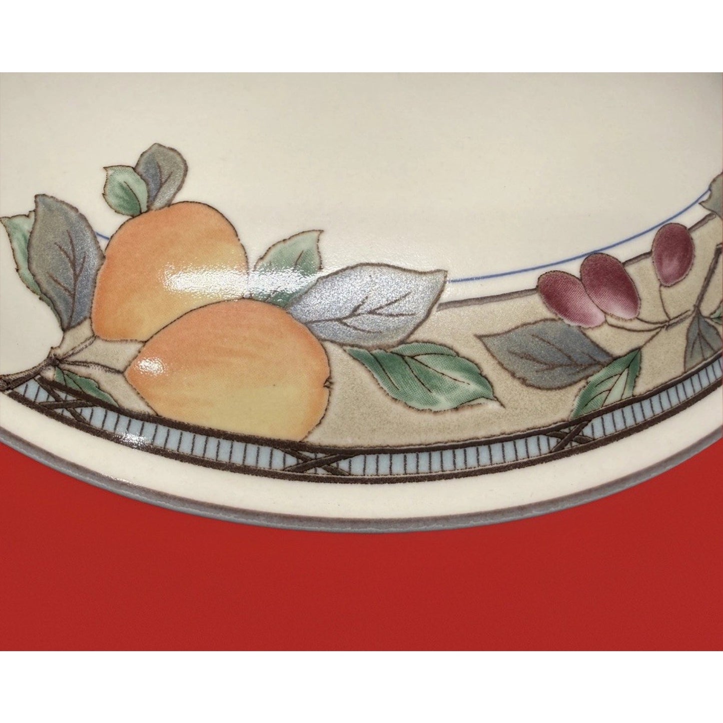 Mikasa Intaglio Garden Harvest CAC29 Round Covered Casserole Dish oven to table