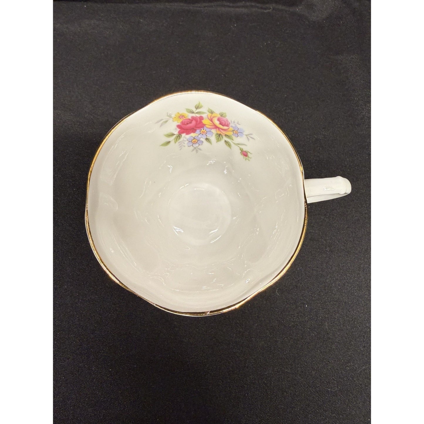 Royal Albert Bone China tea cup & saucer England Pink roses floral pattern VTG
