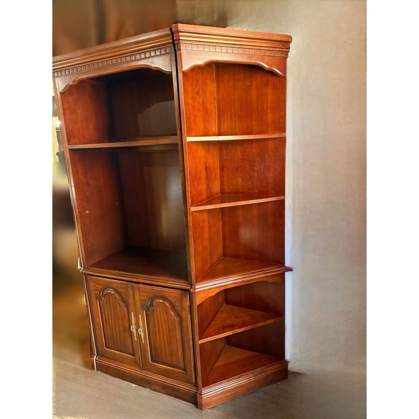 Beautiful 3 piece wood entertainment center/display shelves