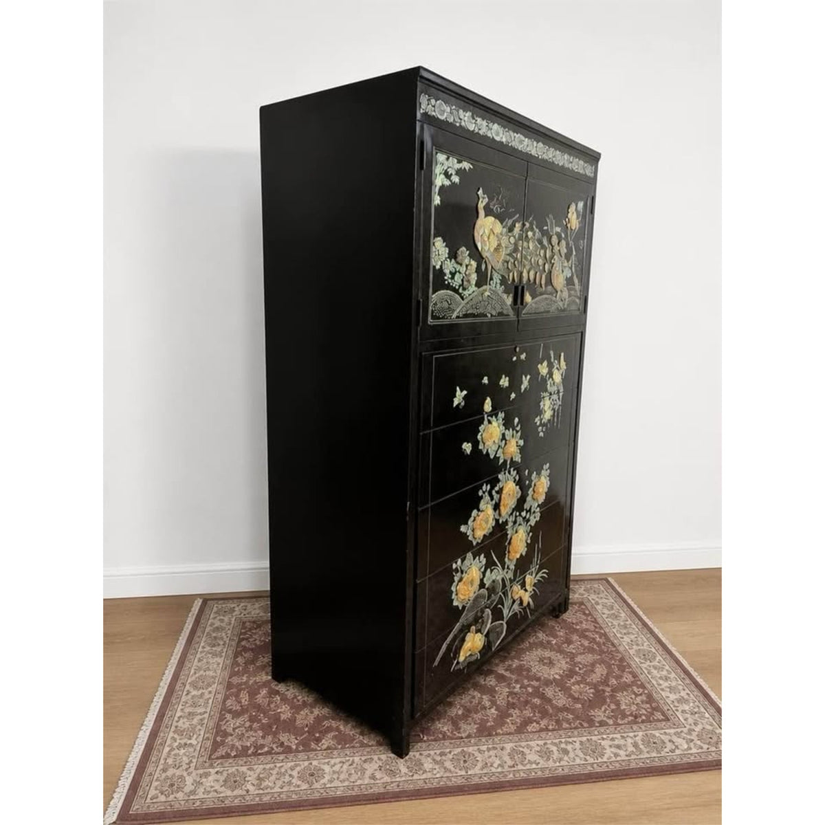 Vintage Chinese Black Lacquer dresser/cabinet/wardrobe Peacock mother of pearl abalone