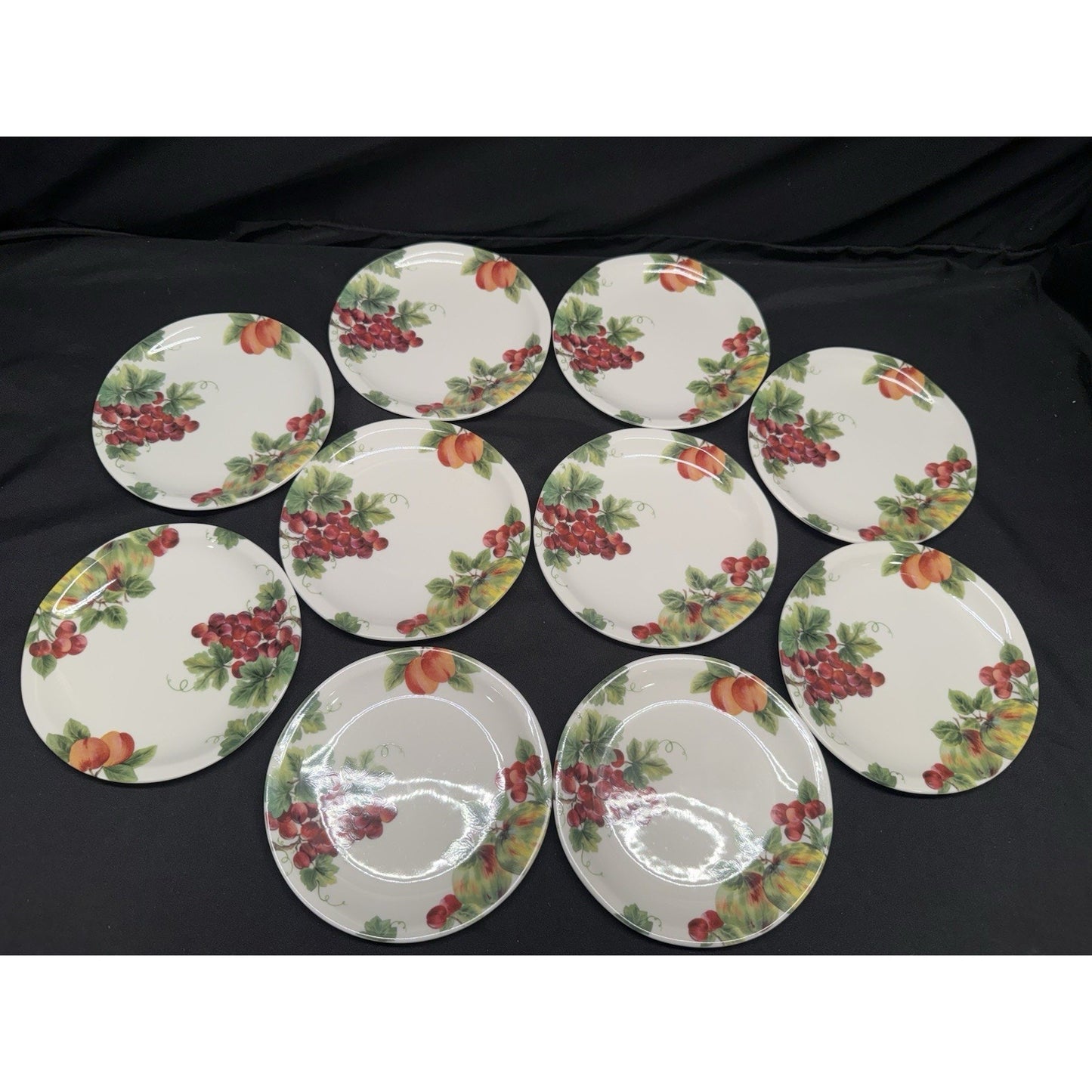 Set Of 10 Royal Doulton Vintage Grape Bread Plates 6.5 Inch Round White Fruit