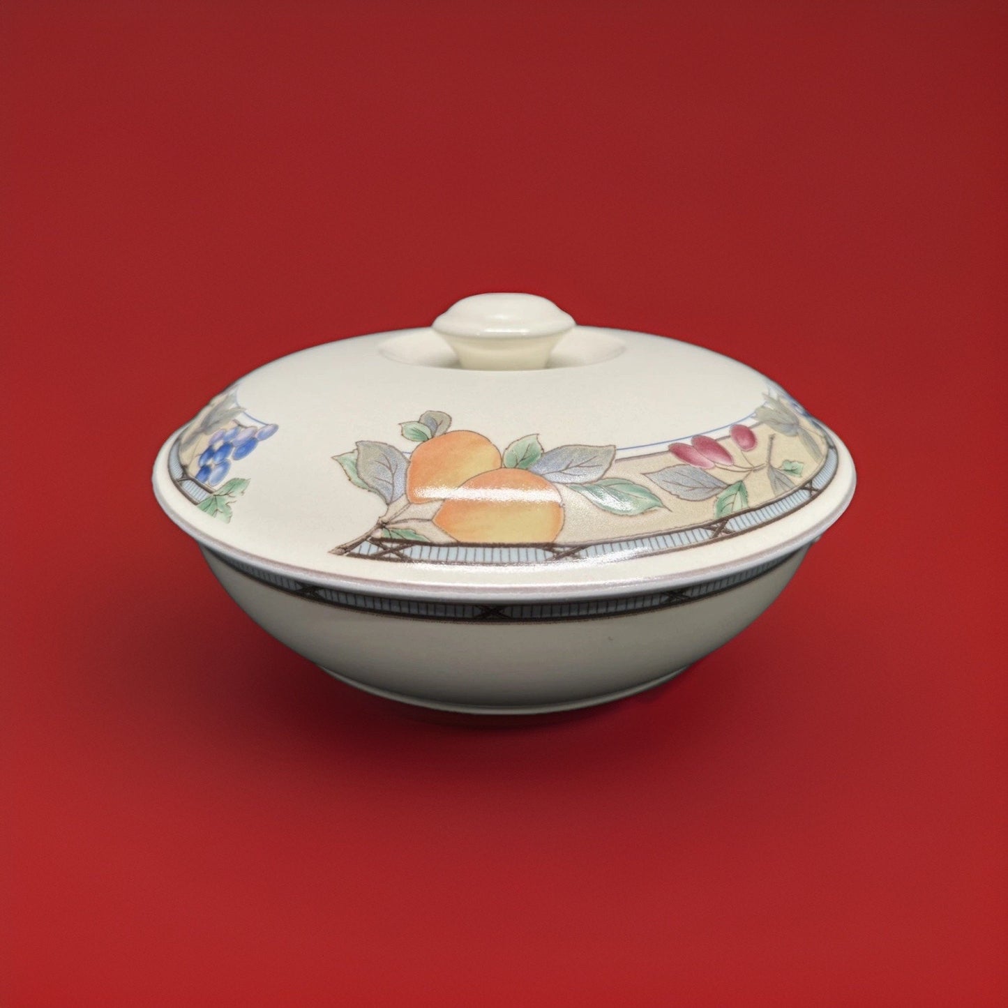 Mikasa Intaglio Garden Harvest CAC29 Round Covered Casserole Dish oven to table