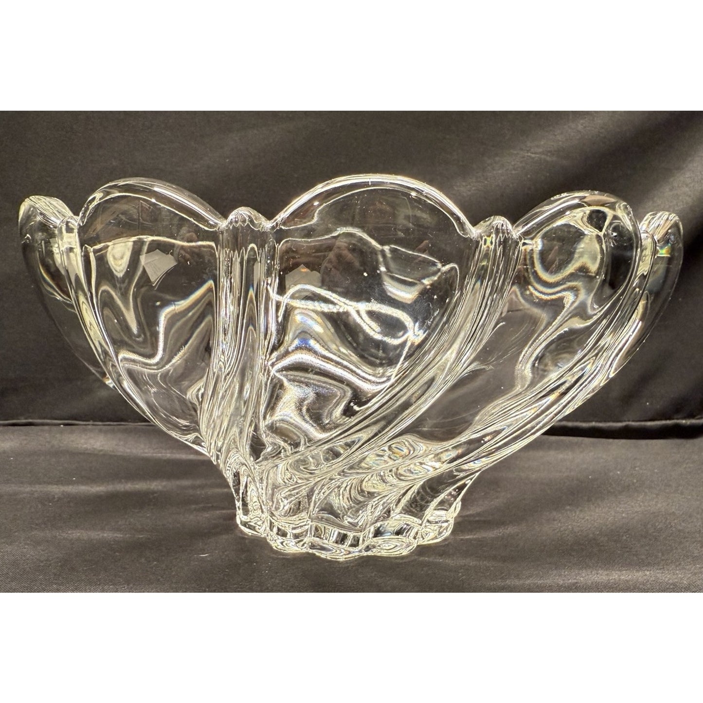 Mikasa Crystal clear serving centerpiece bowl peppermint swirl 10” x 5.25” tall