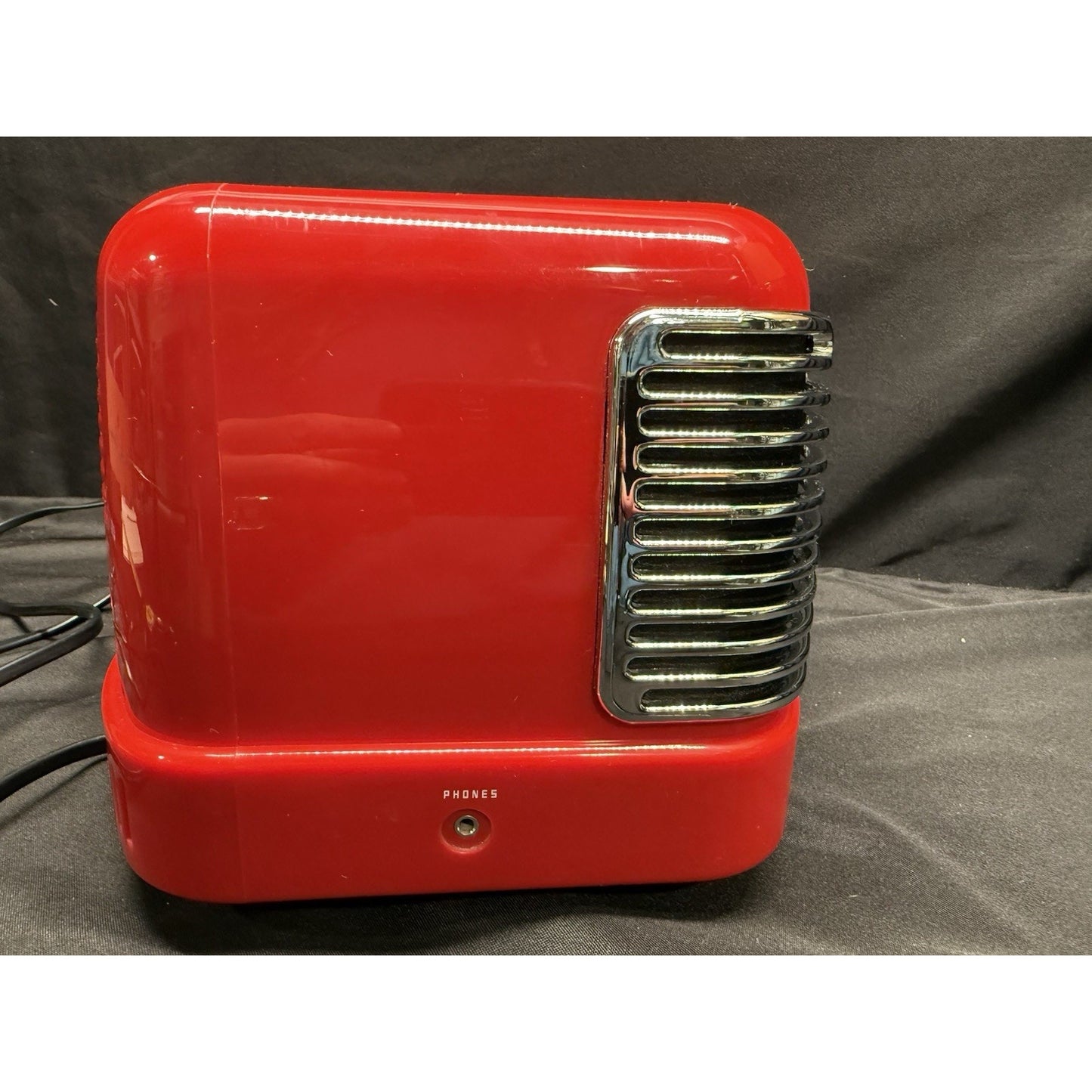 Vintage red Teac AM FM radio CD player alarm clock retro style tested works