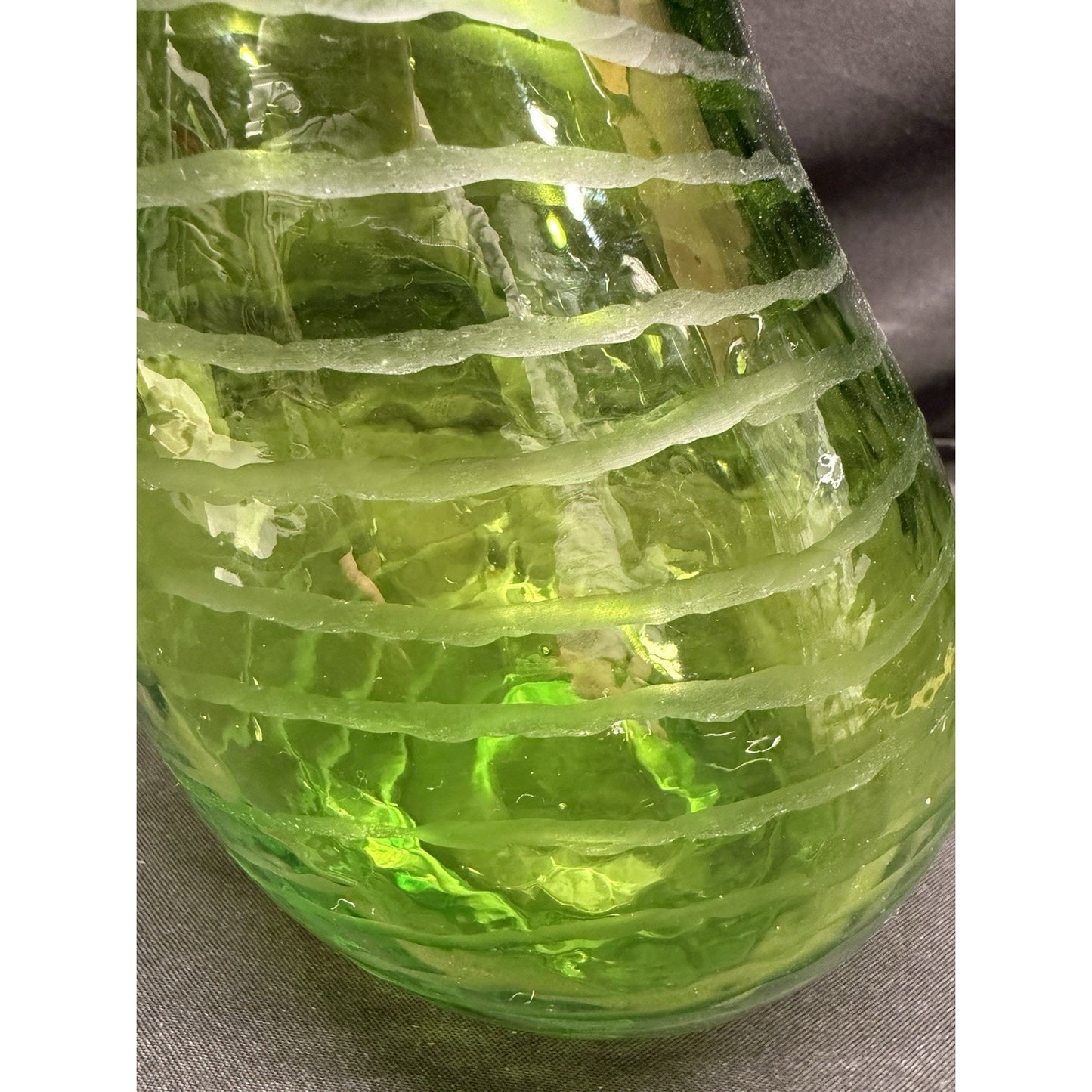 Rare Vintage Art Glass Mid Century Green Striped Etched Glass Teardrop Vase 7”