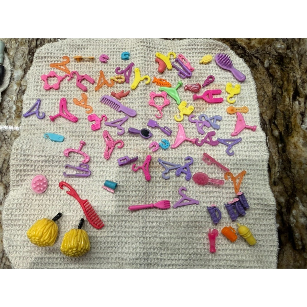 350 + Pc Vintage Polly Pocket Lot Clothing Hats Purses Shoes Accessories 2000's