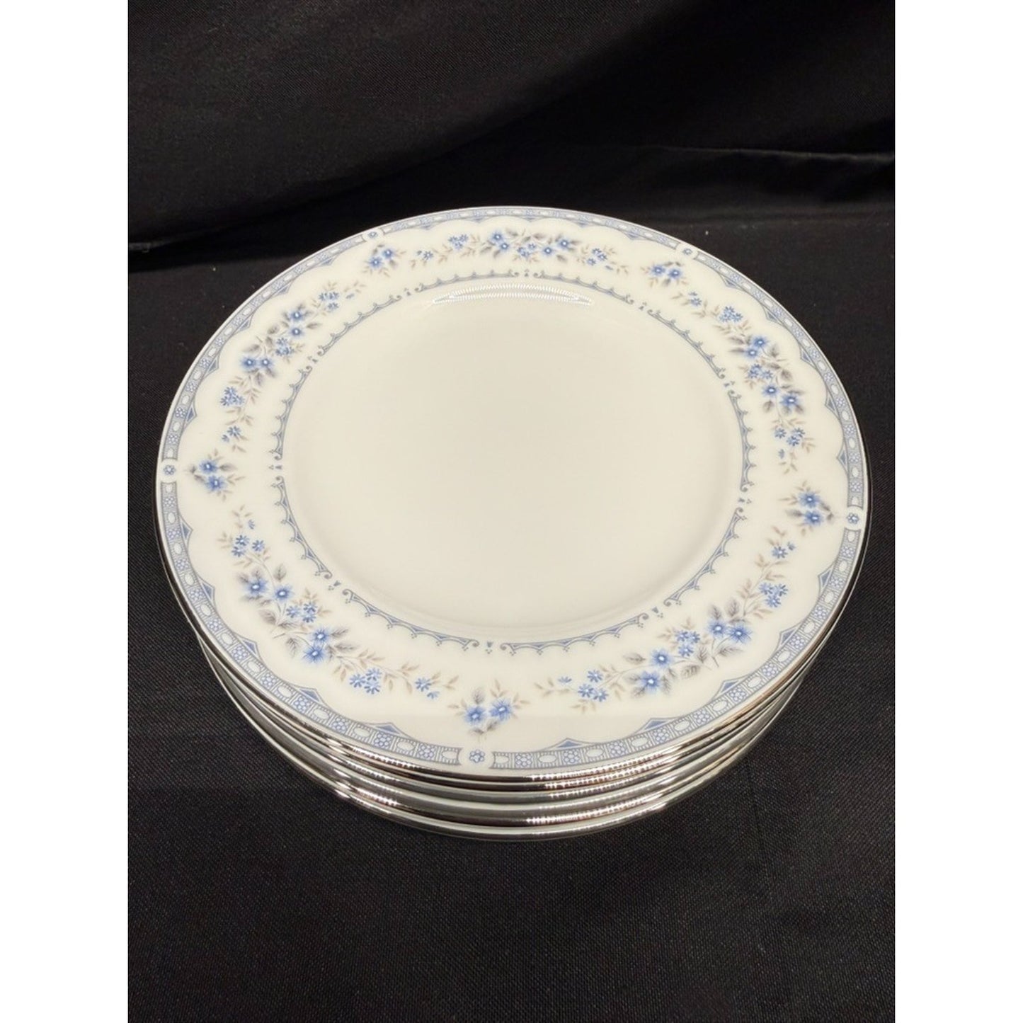 Set of 6 Wedgwood 6" Bread Plates Gardenia Blue w/Platinum Trim discontinued