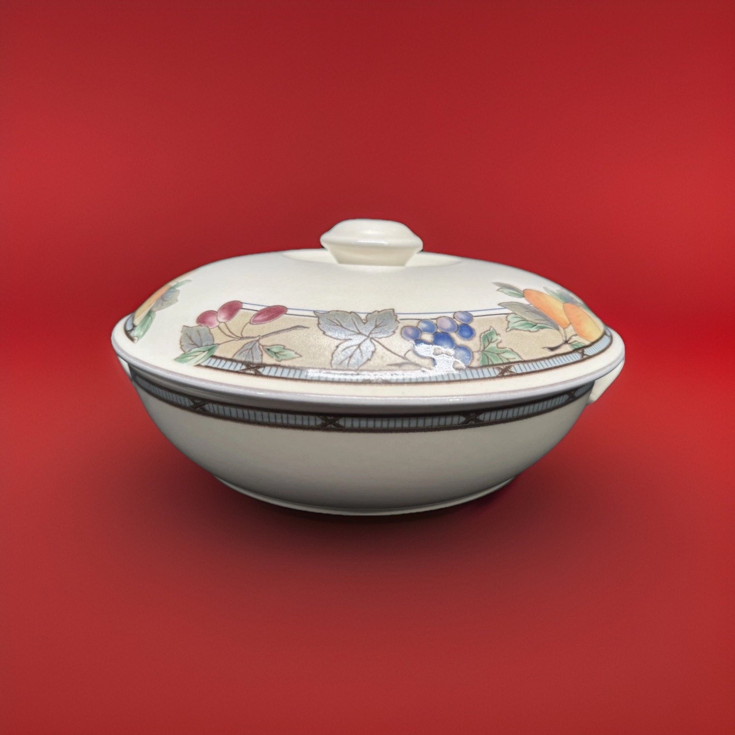 Mikasa Intaglio Garden Harvest CAC29 Round Covered Casserole Dish oven to table