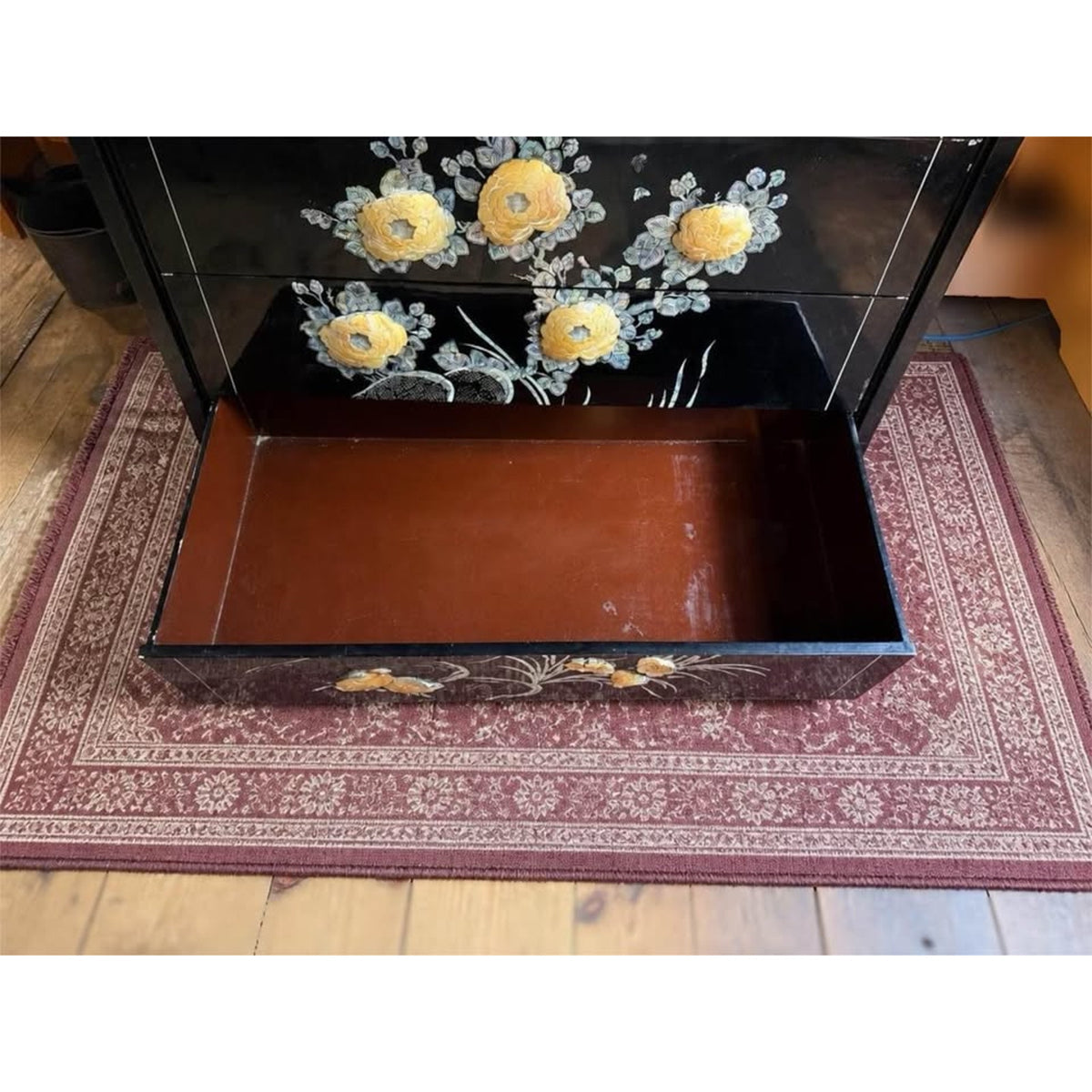 Vintage Chinese Black Lacquer dresser/cabinet/wardrobe Peacock mother of pearl abalone