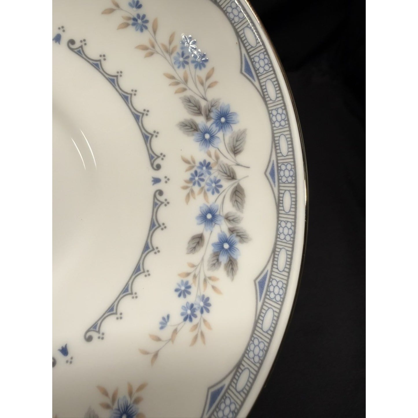 Set of 6 Wedgwood Gardenia Bone China tea cups & Saucers #R4628 Made In England
