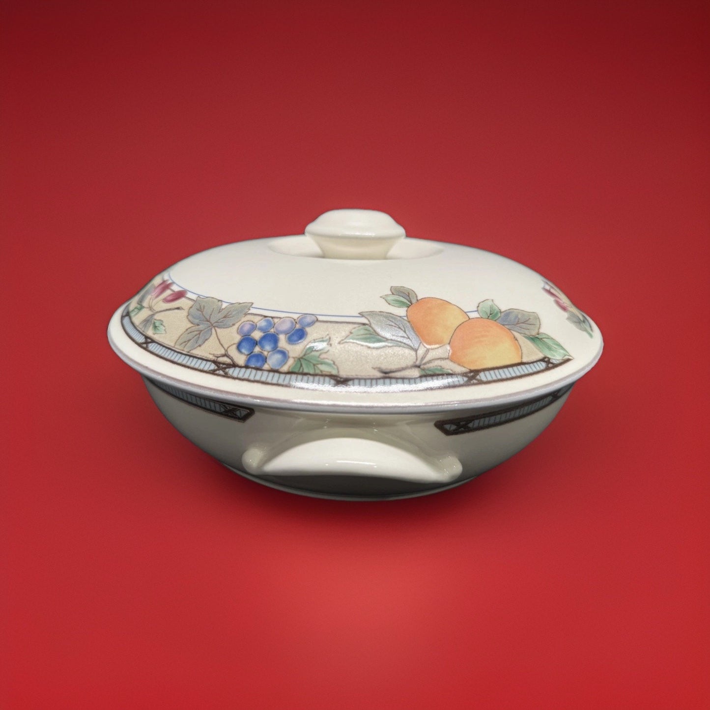 Mikasa Intaglio Garden Harvest CAC29 Round Covered Casserole Dish oven to table