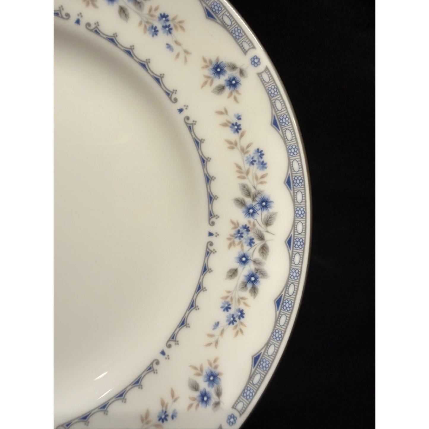 Set of 6 Wedgwood 6" Bread Plates Gardenia Blue w/Platinum Trim discontinued