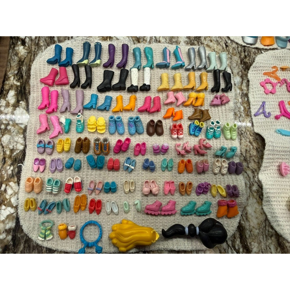 350 + Pc Vintage Polly Pocket Lot Clothing Hats Purses Shoes Accessories 2000's