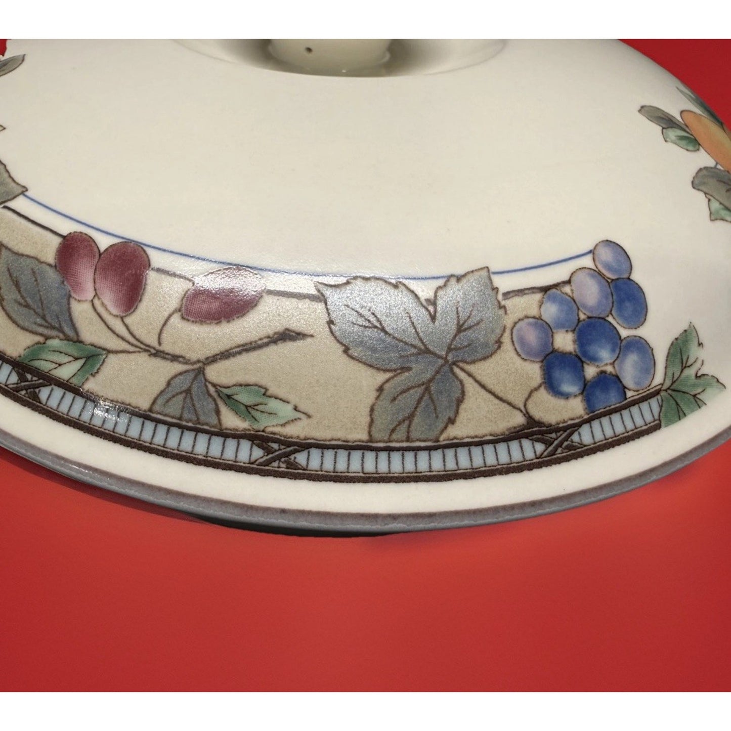 Mikasa Intaglio Garden Harvest CAC29 Round Covered Casserole Dish oven to table