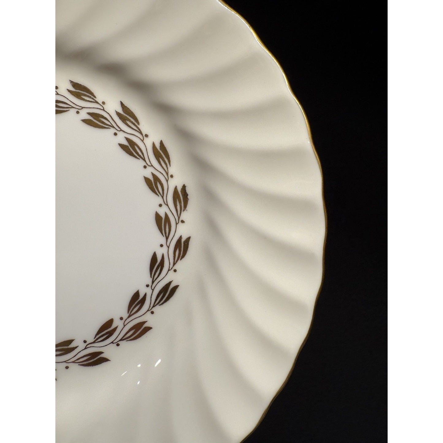 Set of 7 Minton Bone China Cheviot Gold leaf round Bread Plates 6.25” England